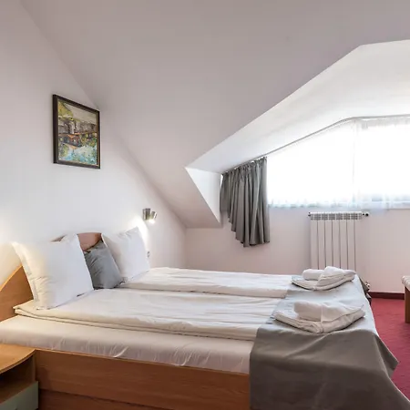 Iceberg Hotel 3*