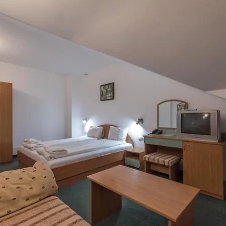 айсберг Хотел