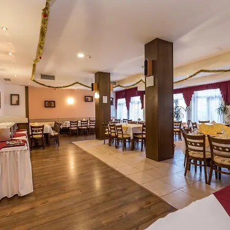 айсберг Хотел